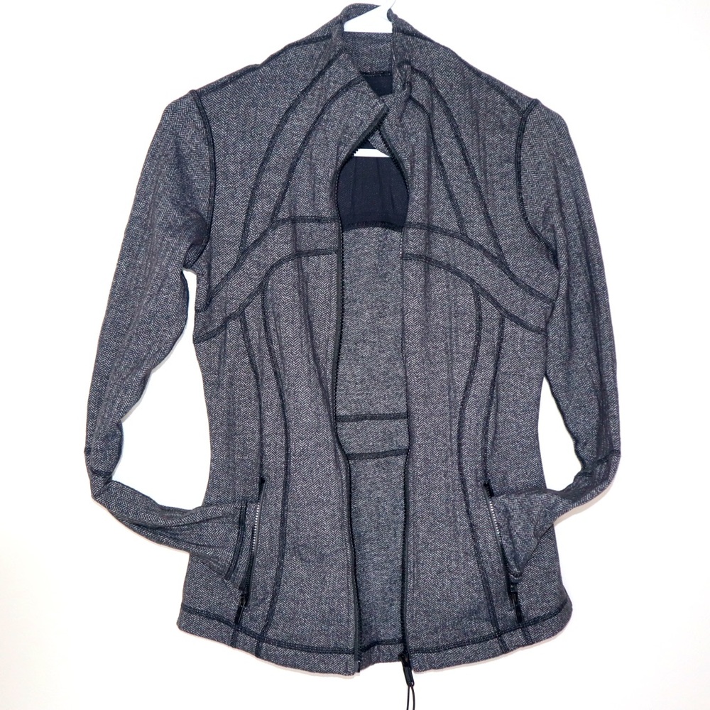 Lululemon zipper up gray and black athletic sweater thumb opening size S
